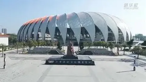 冰上翱翔：自由式滑雪空中技巧赛巅峰对决