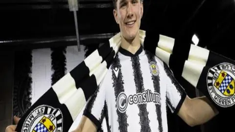 [图]加拉格尔率队顽强扳平，维拉逆境翻盘2-2战切尔西